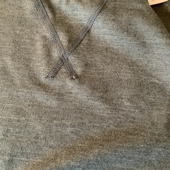 NWT Reebok long sleeve shirt - Picture 7 of 9